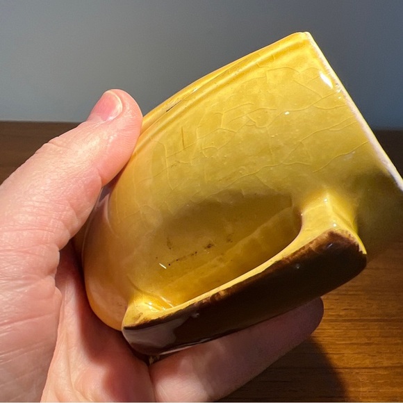 Yellow Clothing Iron Grand Ole Opry Design Salt & Pepper Shaker Shakers Japan - Picture 8 of 9